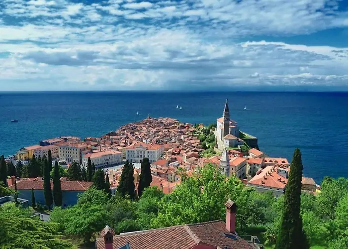 Lägenhet Unique Spacious With Terrace Piran